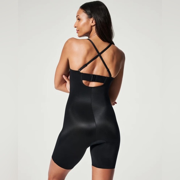 SPANXshape™ Suit Your Fancy Strapless Cupped Mid-Thigh Bodysuit Black Medium - Picture 6 of 12